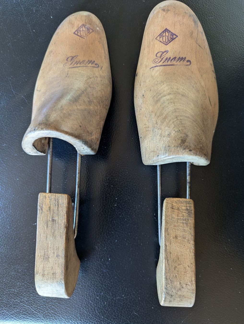 Herrenschuhe: Schuhspanner 39 – Gebraucht aus Bettlach von Costmiri