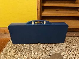 Klappbarer Campingtisch mit 4 Sitzplätzen