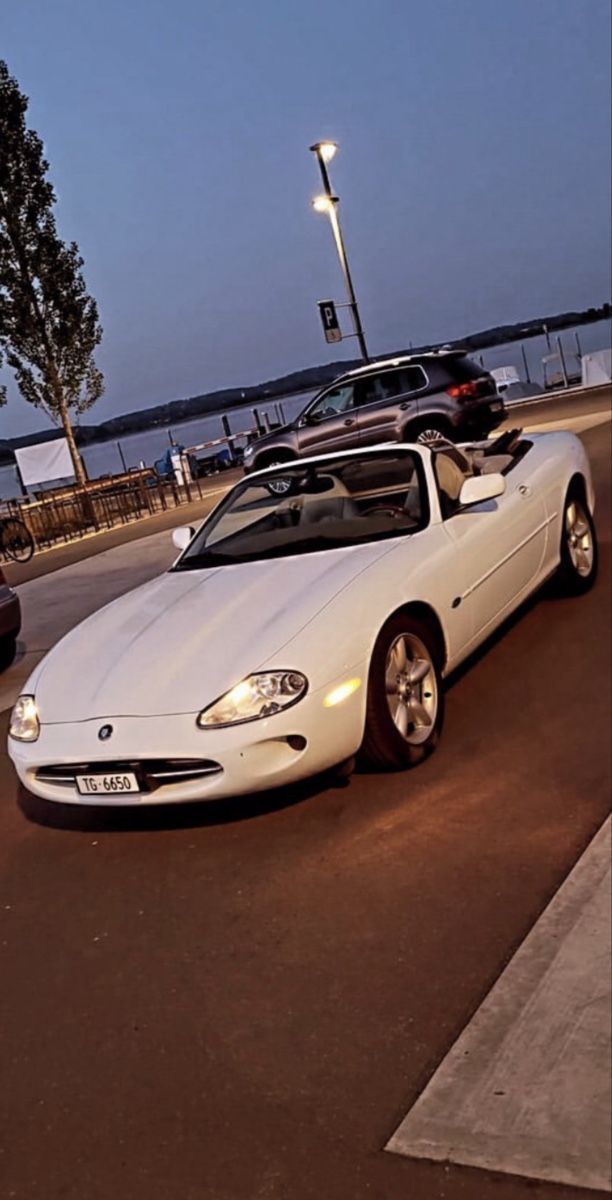 Jaguar Automobili: Jaguar XK8 Convertible – Difettoso da Steckborn venduto da motorschuppen