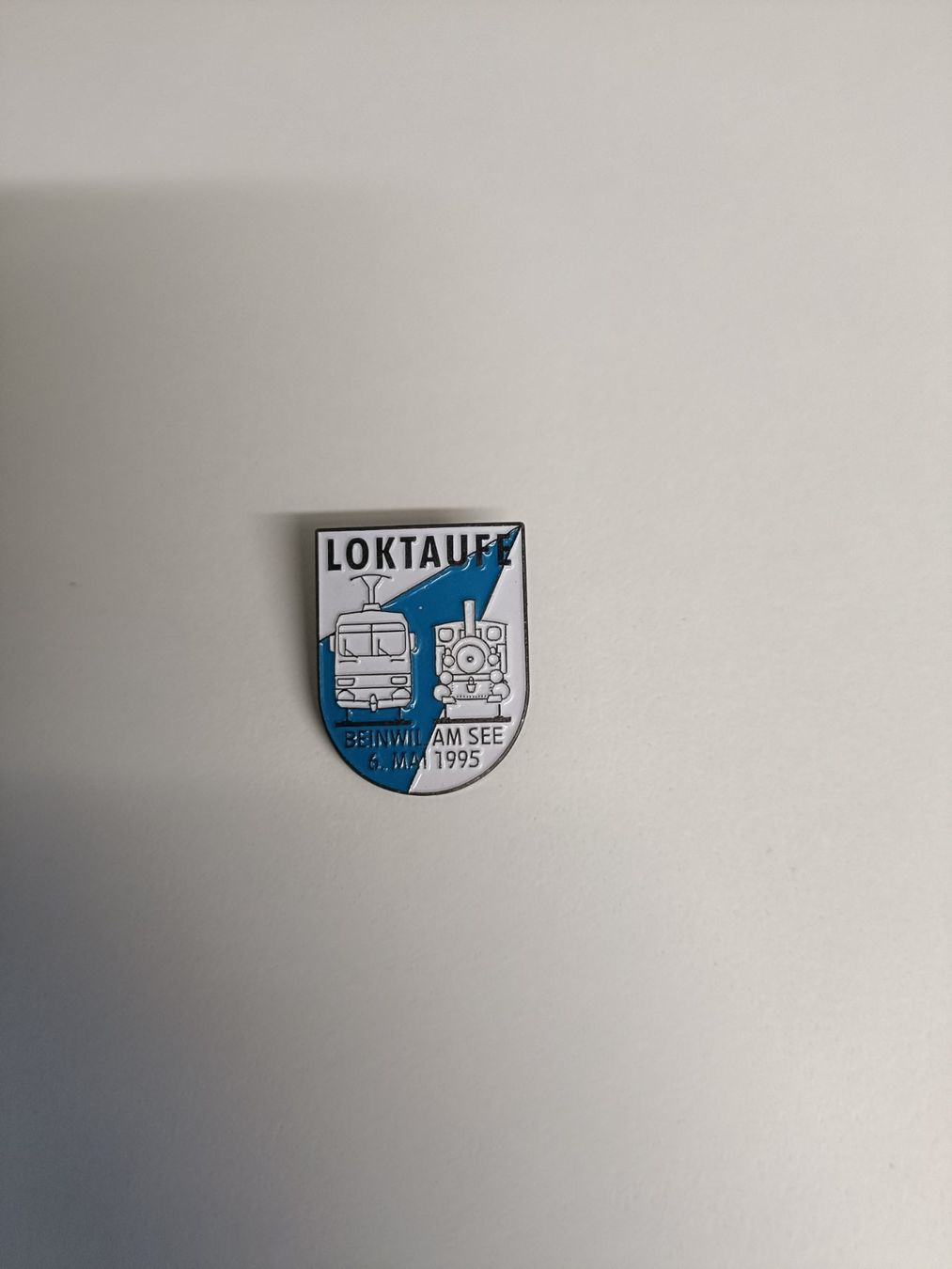 SBB/CFF/FFS Plaketten & Abzeichen: Pin Loktaufe – Gebraucht aus Köniz von Gamecollect