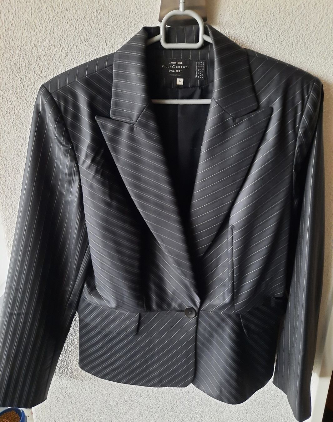 Vestes: schwarzer Blazer mit feinen Streifen – Neuf (Voir description) à Flaach par ker_6ml7 2