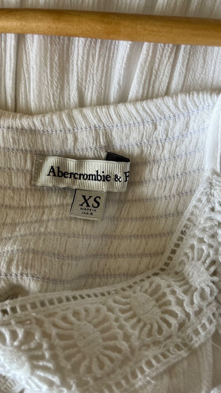 Abercrombie Robes: Abercrombie Sommerkleid mit Spitzendetails – D'occasion à Küsnacht ZH par Floor1an 3