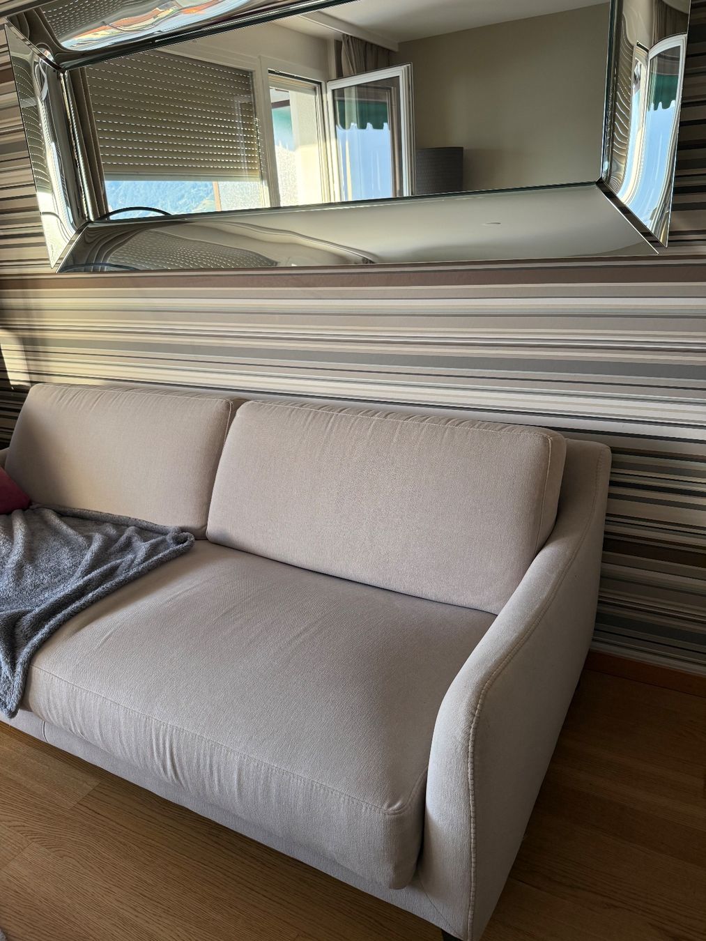 Sofas: Canapés  2 et 3 places – D'occasion à St-Sulpice VD par mor_p5ml 2
