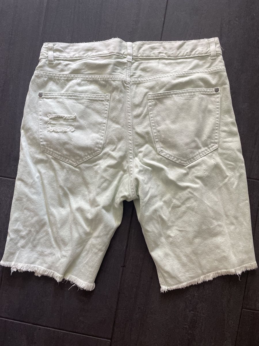 H&M Pantaloni: Kurze Hosen / Helles Grün – Usato da Büsserach venduto da SalebyGianni 2