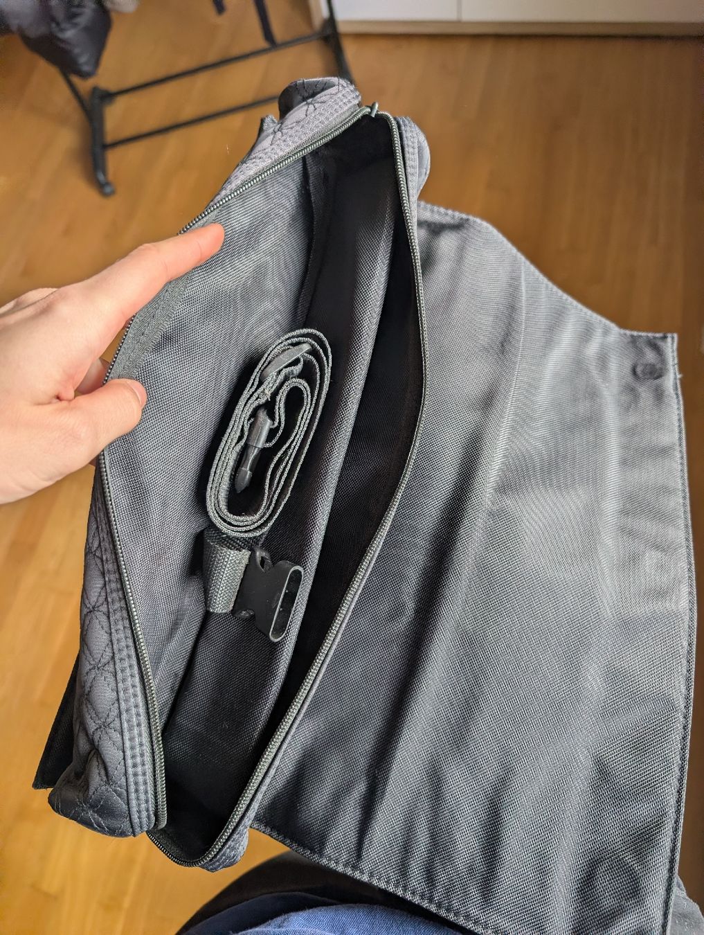 Borse da donna: Hot Tools Quilted Roll-Up Storage Case Black – Usato da Fribourg venduto da ale_nzf5 2