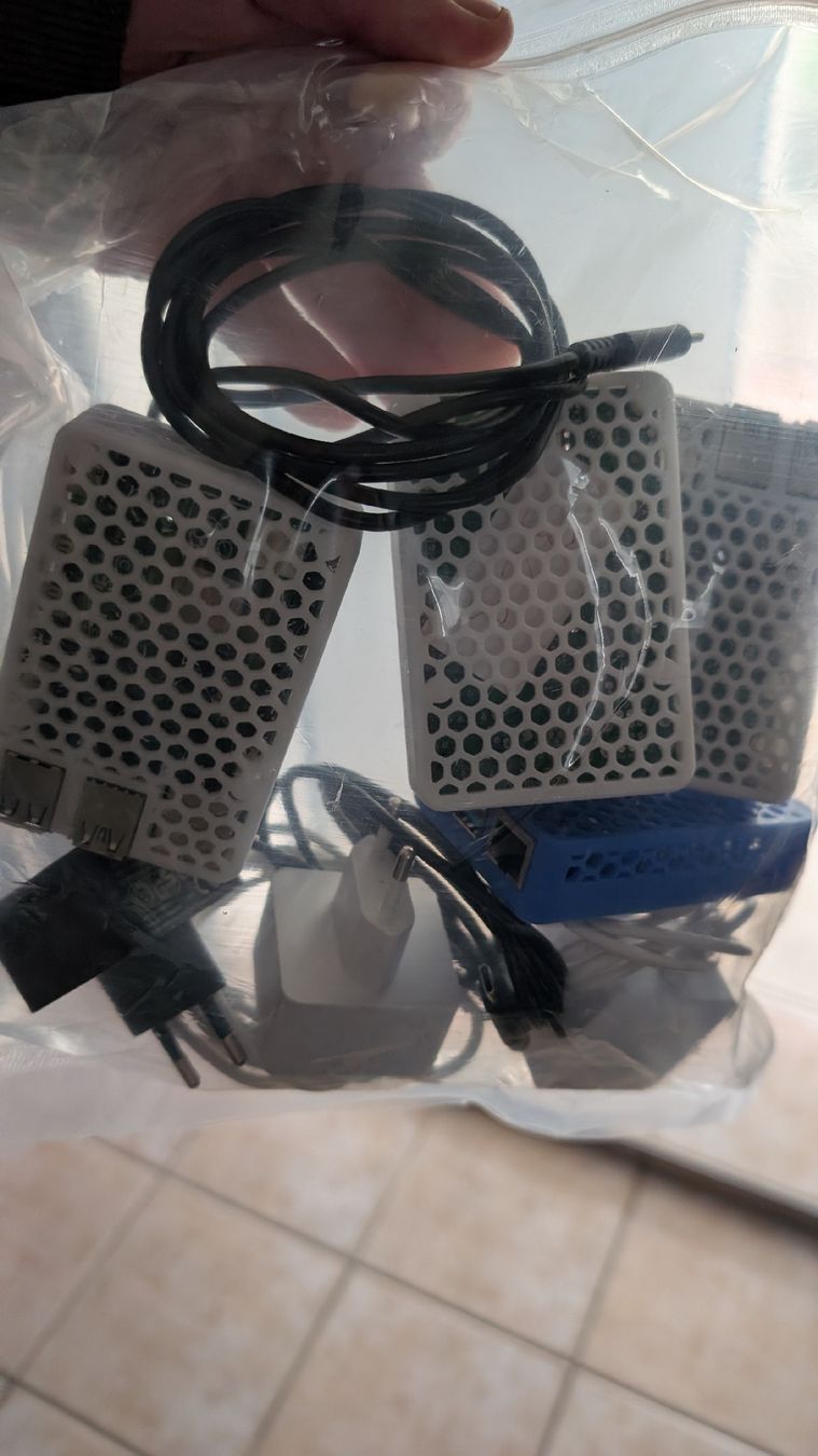 Raspberry Pi PCs: ein Sack Himbeeren (Raspberry Pi 's) – Gebraucht aus Wohlen AG von GrillKing11 1
