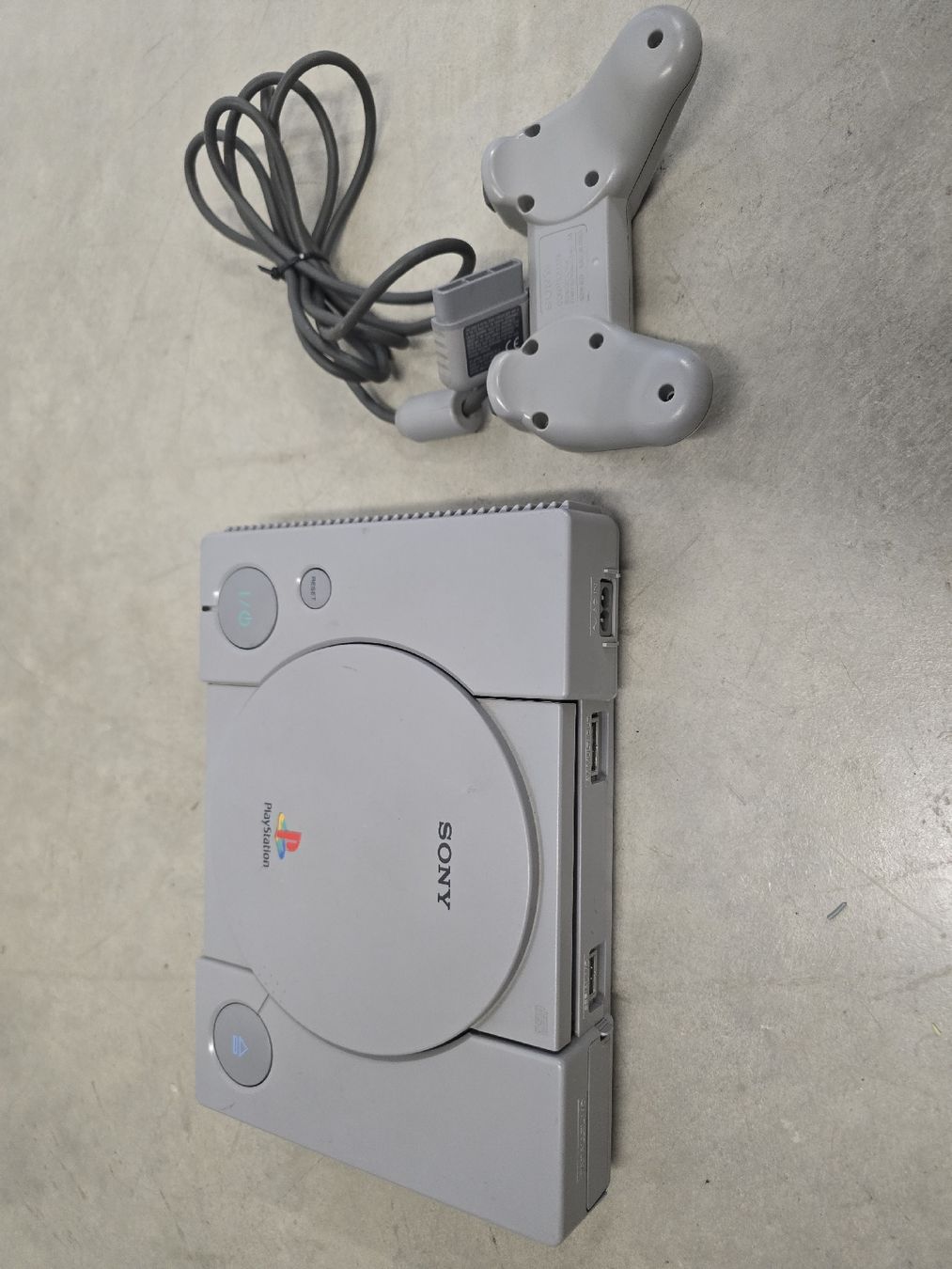 Sony Consoles: Console PlayStation 1  + Manette & Câbles  – D'occasion à Champlan par Jrme76 1