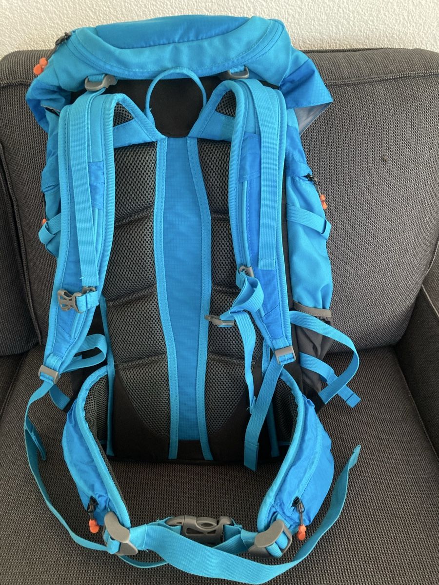 Trevolution Zaini: Wanderrucksack Trevolution CAMPO 40 blau – Usato da Bilten venduto da Ischiischi 2