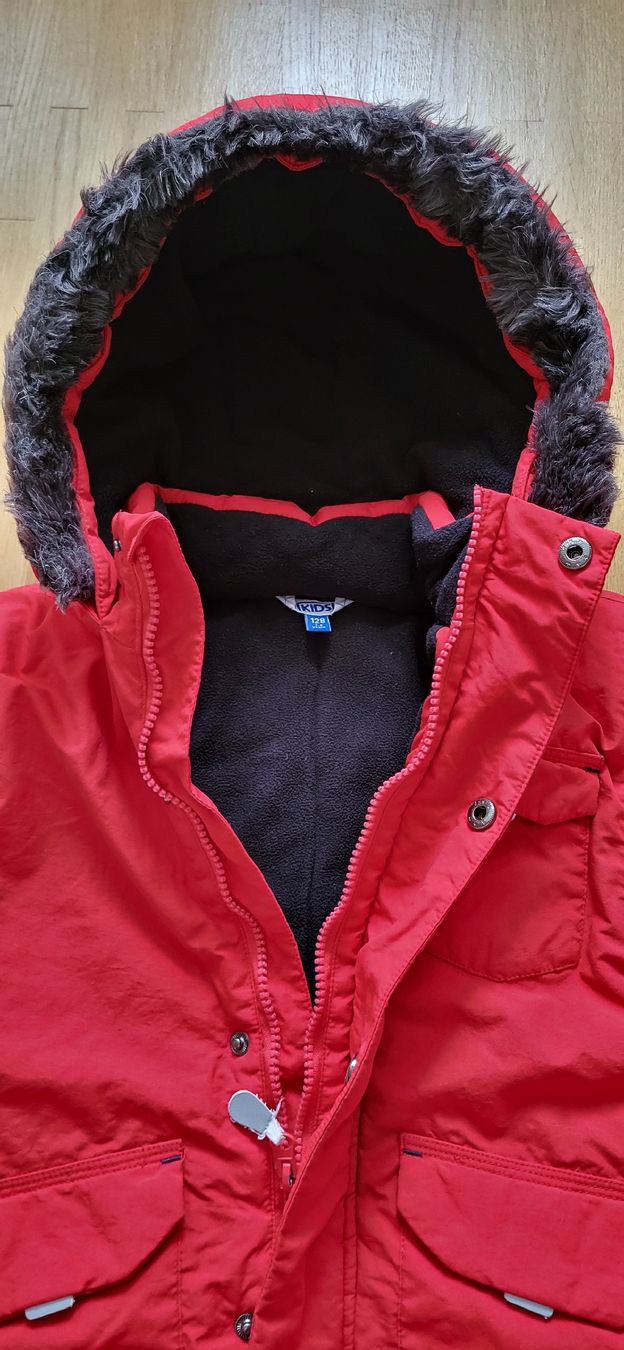 Jacken & Mäntel: Winterjacke rot Kids 128cm – Gebraucht aus Oberwil BL von Manue1974 1