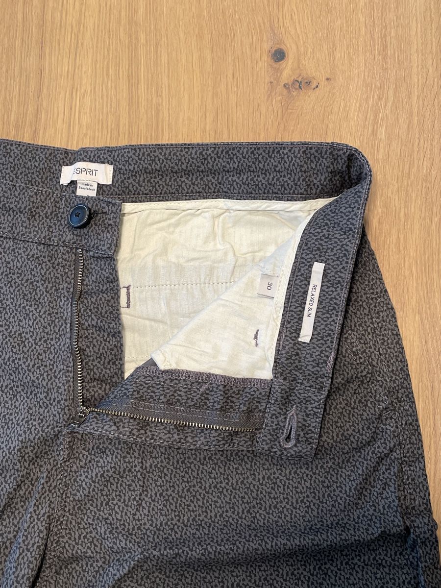 Esprit Hosen: Esprit Shorts Slim Relaxed Size 30 – Gebraucht aus Uznach von Player6 1