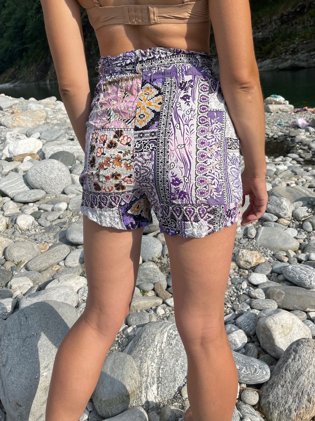 Pantaloni: Shorts-viscosa-estivi atchwork viola, taglia S/M- – Nuovo (secondo la descrizione) da Gordevio venduto da LanaZimm 2