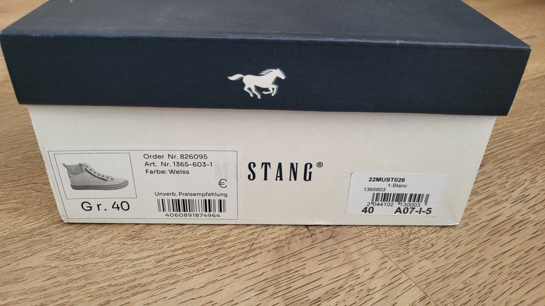 Mustang Scarpe da donna: Baskets chaudes blanches Mustang fourrées 40 comme neuves – Nuovo (secondo la descrizione) da Trélex venduto da emm_rz7g 7
