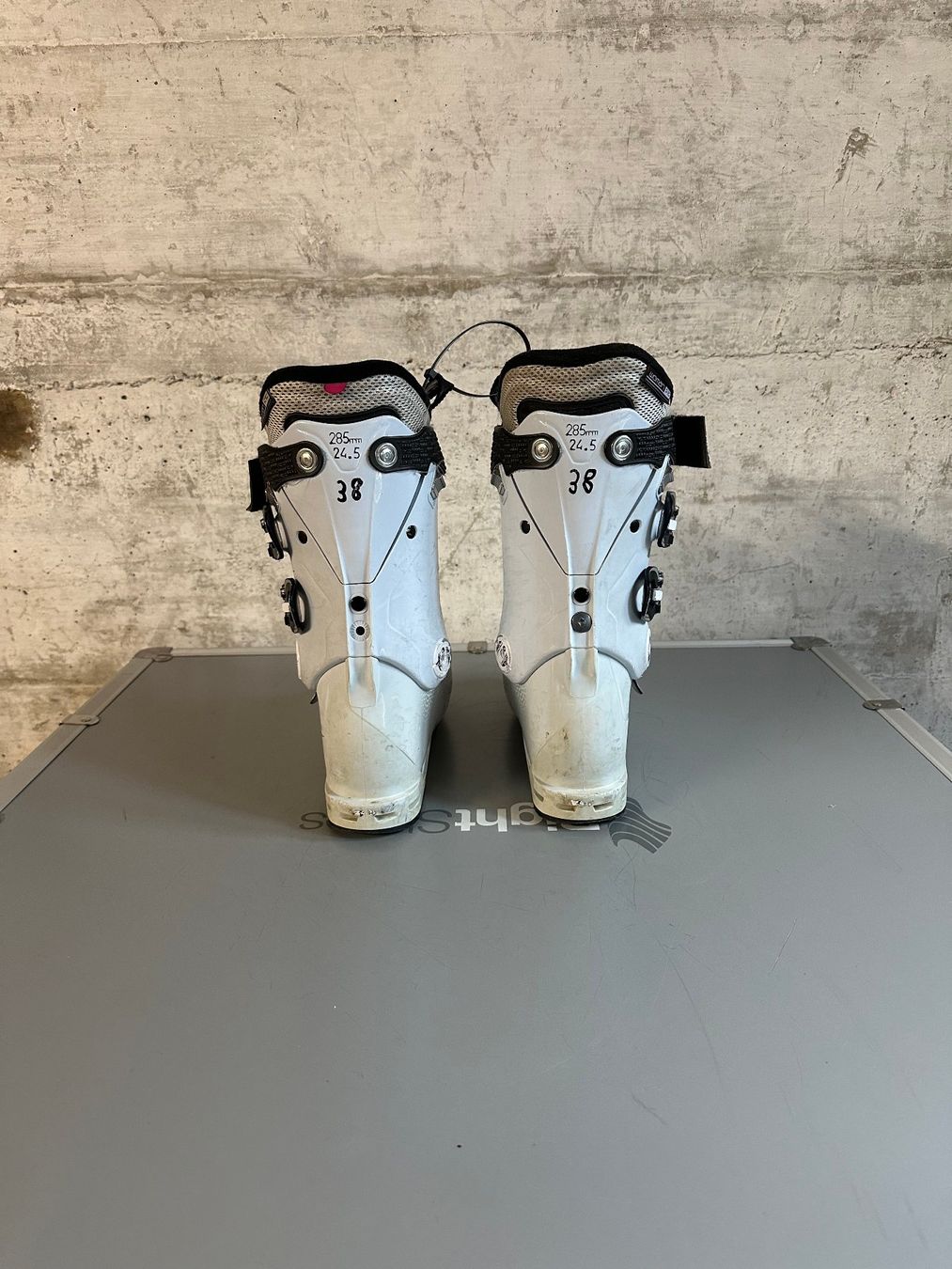 Tecnica Scarpe da uomo: Tecnica Skischuhe 24.5 / 38 – Usato da Emmenbrücke venduto da karkarkar 1