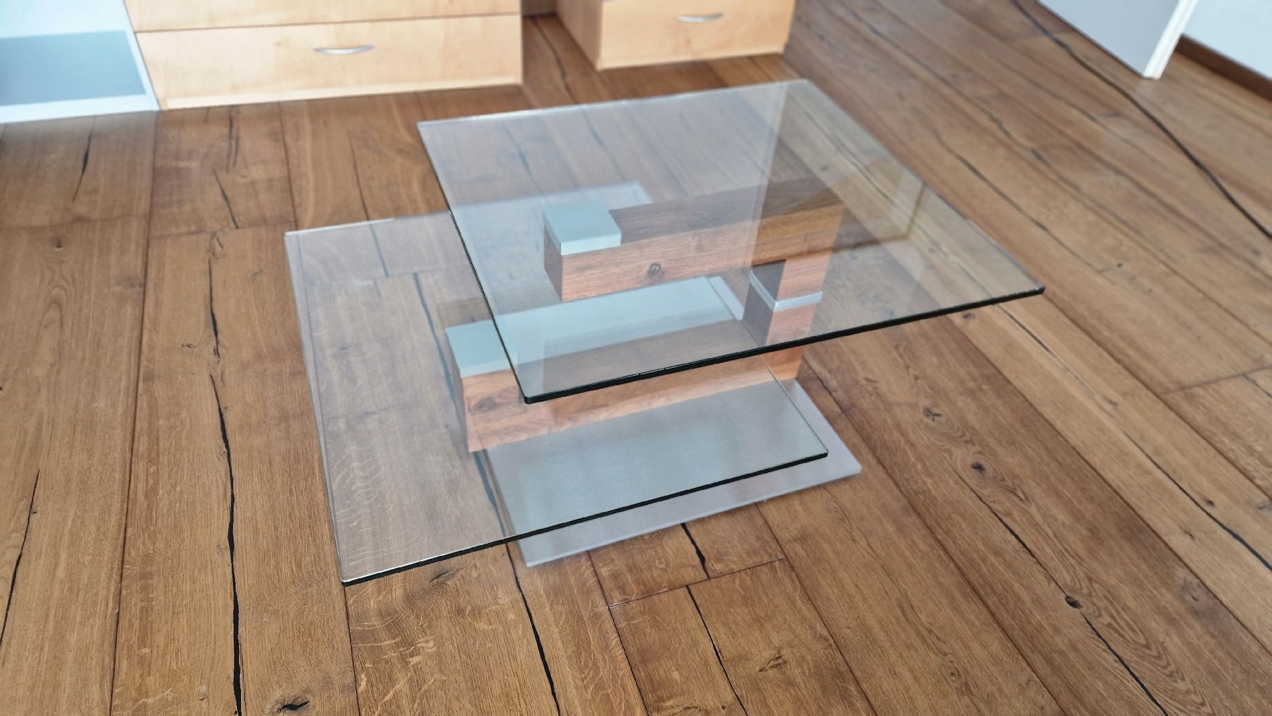 Tavoli: Moderner Glastisch mit Holzfuss, Top Zustand! – Nuovo (secondo la descrizione) da Obfelden venduto da Bea26 1