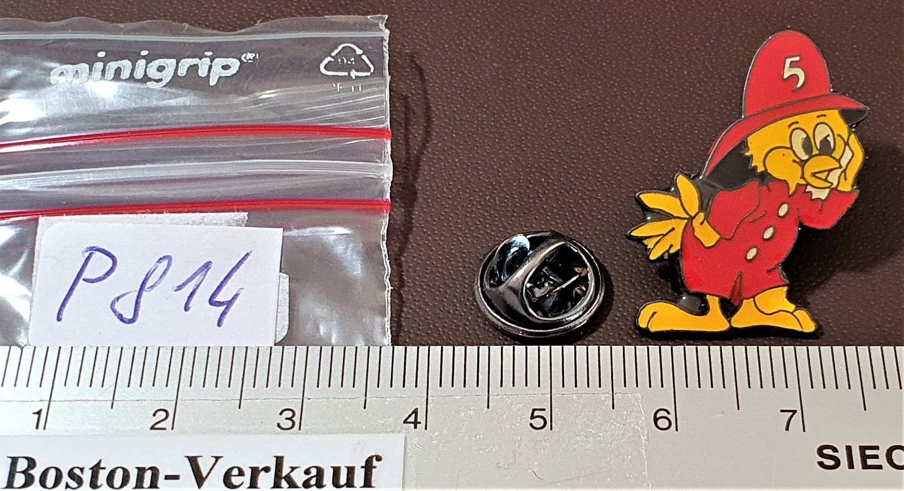 Placchette & Badge: P814 - Pin Comic Feuerwehr Vogel – Usato da Reinach BL venduto da Boston-Verkauf 1