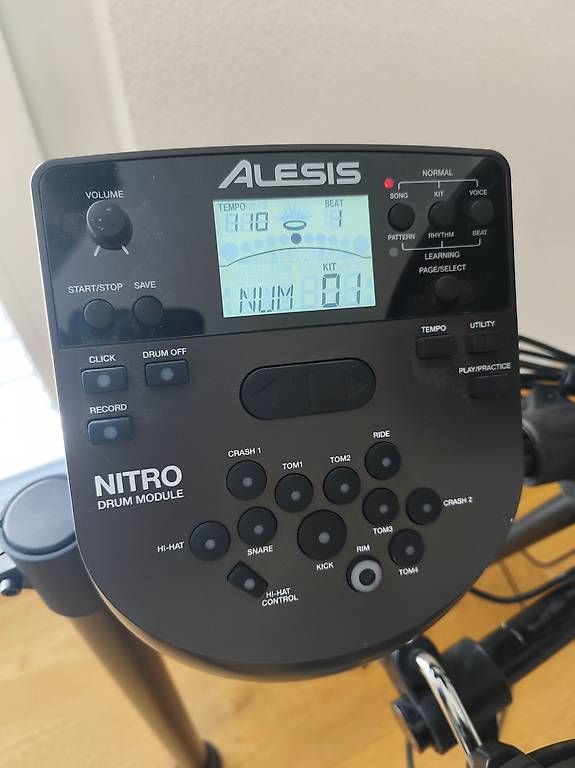 Strumenti musicali: Alesis e drum  – Usato da Mühlethurnen venduto da Breizh_29 1