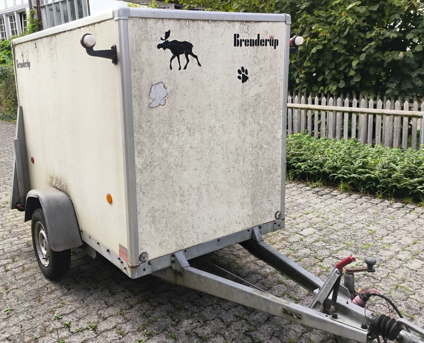 Brenderup Rimorchi: Box trailer Brenderup white used condition – Usato da Kilchberg ZH venduto da rsd_t6gj