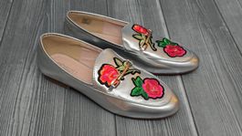 Silberne Loafer - 38 - mit Rosen-Bestickung🌹