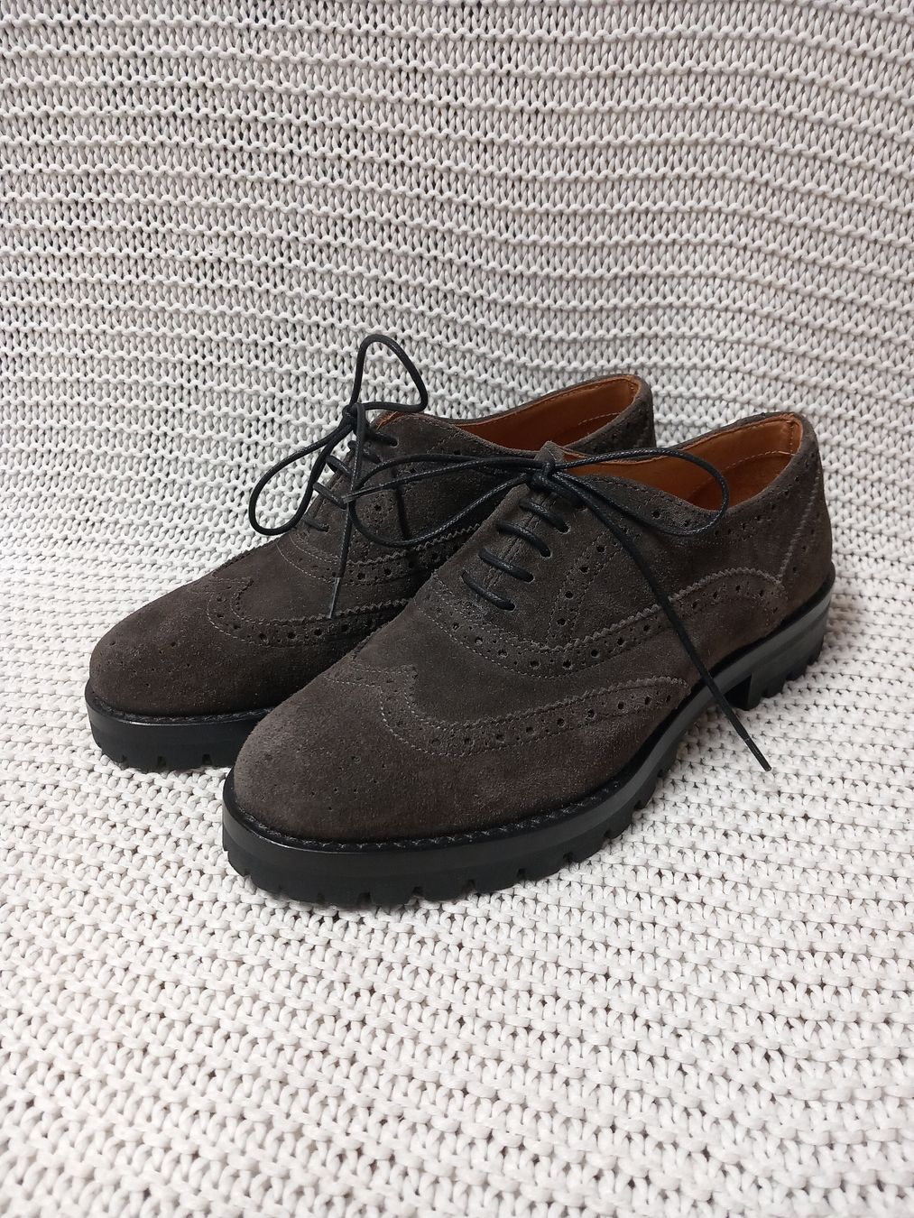 Navyboot Scarpe da donna: Navyboot Wildlederschuhe (Budapester) Gr. 36 – Usato da Gwatt (Thun) venduto da umwelt-brocki