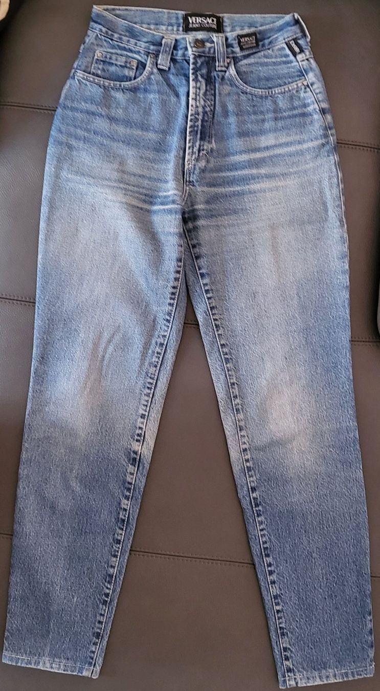 Versace Jeans: Jeans Versace Jeans Couture authentiques, taille 27. – Gebraucht aus Neuchâtel von wikit