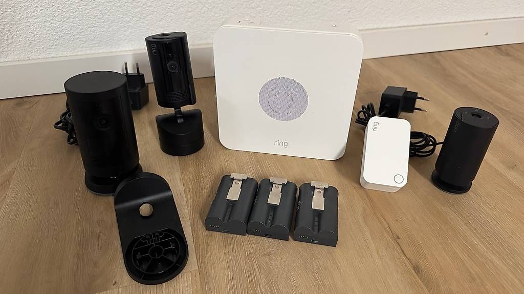 Sistemi d'allarme: Ring Alarm Basisstation, Verstärker & Kameras – Usato da Kaiseraugst venduto da Knoepfle83