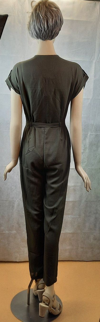 Tute: VILA Jumpsuit V-Ausschnitt olive Gr. XS – Nuovo e nell'imballaggio originale da Seuzach venduto da VT-Collections1 3