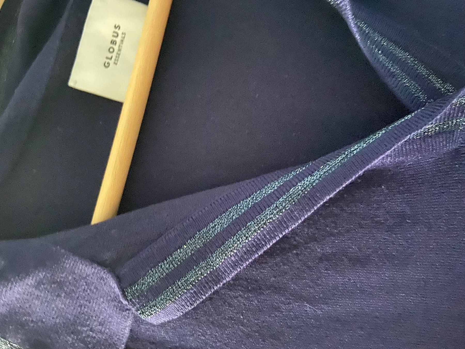 Globus Magliette Polo: Strick-Polo mit Details in Silber – Usato da St. Gallen venduto da always-a-good-buy 1