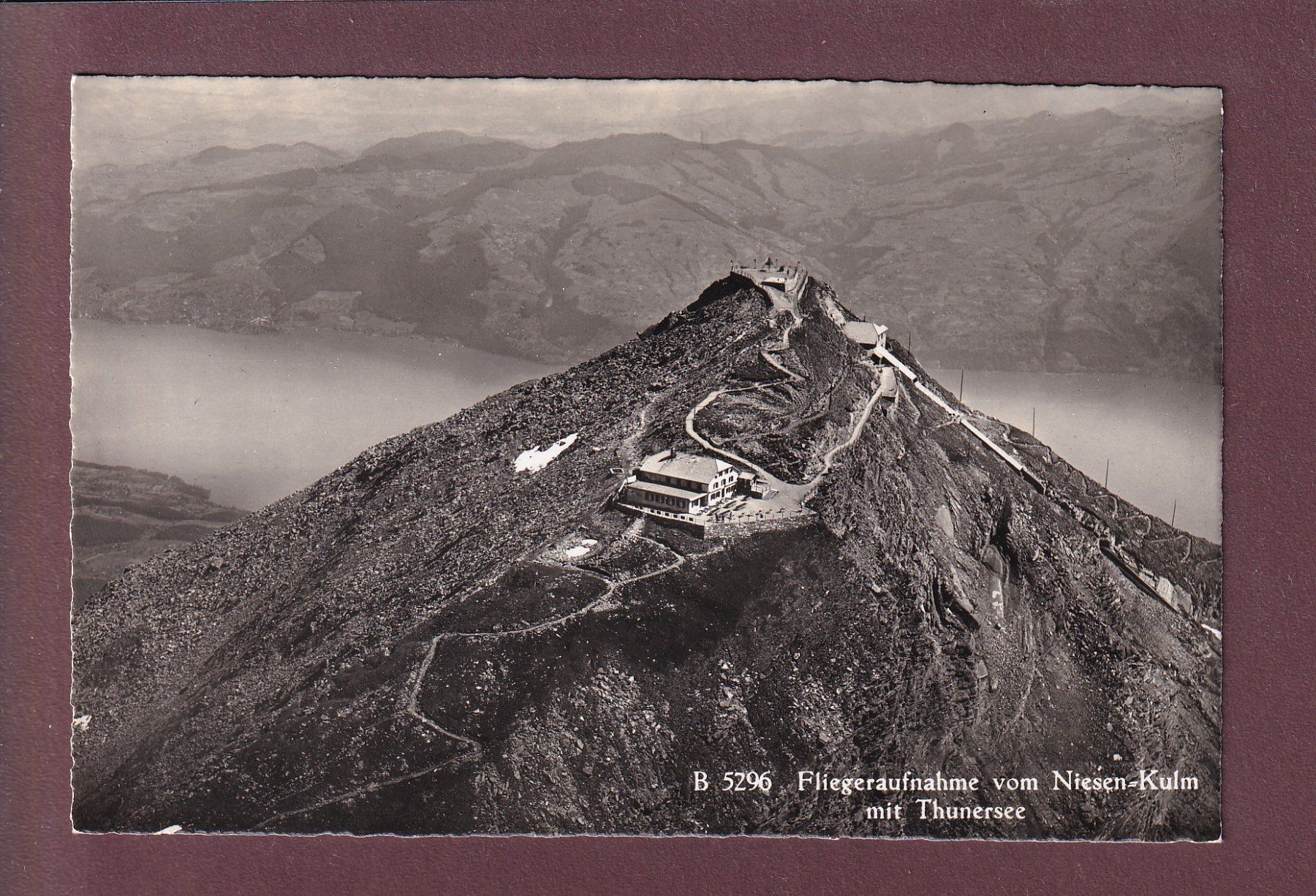 Ansichtskarten: NIESEN-KULM - Fligeraufnahme – Gebraucht aus Pully von nicecards