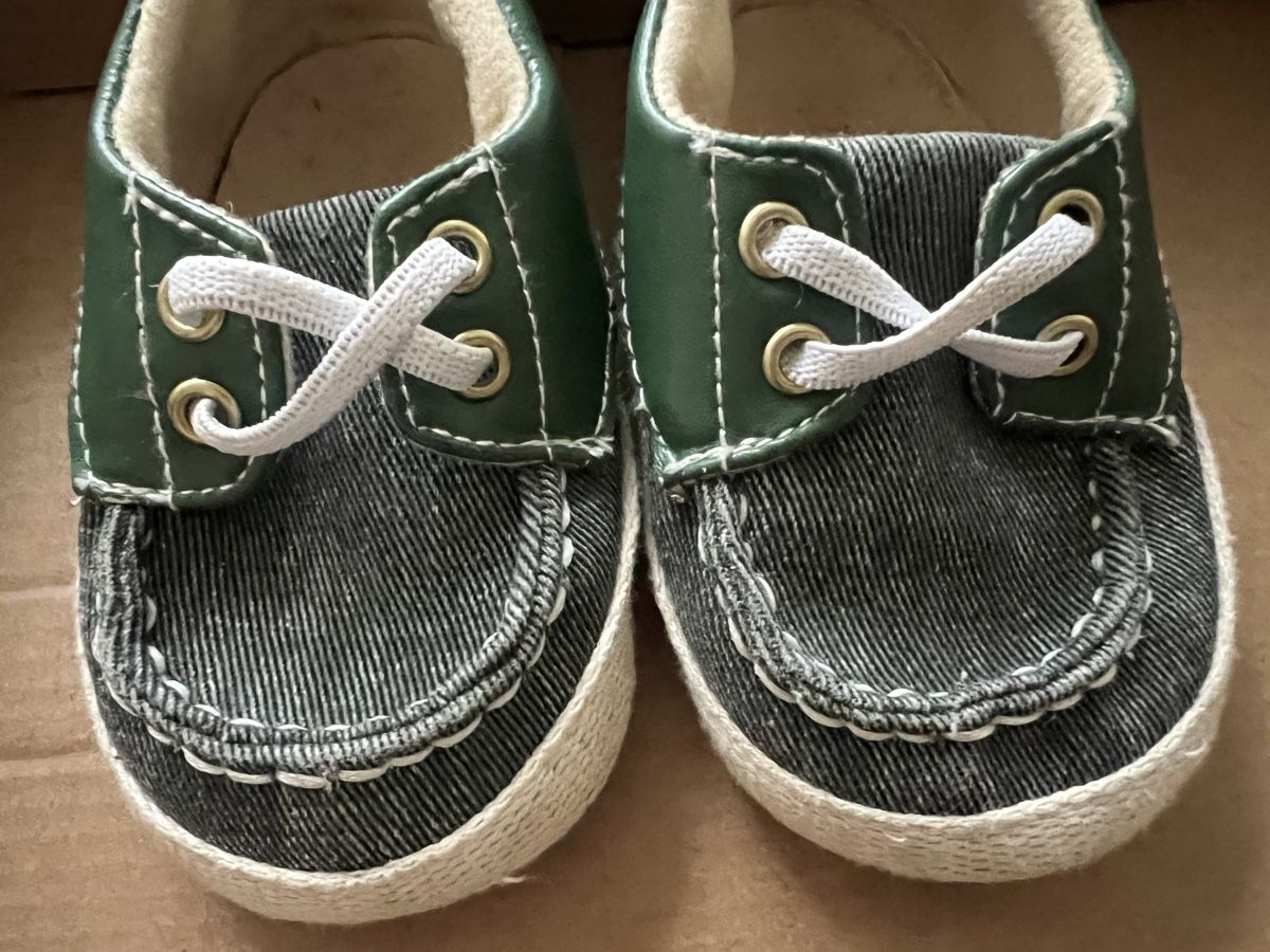 Scarpe per ragazzi: Süsse Babyschuhe Gr. 13 – Usato da Schönenberg ZH venduto da Bosh