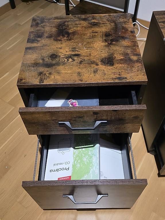 Eléments de bureau: 2x Vasagle Rollcontainer mit 2 Schubladen  – D'occasion à Schaffhausen par dan_h6hm 1