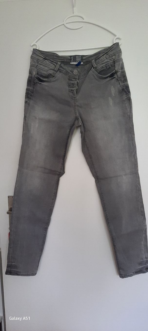 Cecil Jeans: ***CECIL***Jeans Scarlett Gr 31/32 – Nuovo (secondo la descrizione) da Wädenswil venduto da H2H_Secondhandshop 1