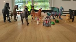 Schleich & Figuren Set mit zubehör und viele Pferde