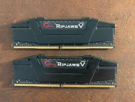 G.Skill Ripjaws V 32GB (2×16GB) DDR4 RAM (Zustand tiptop)