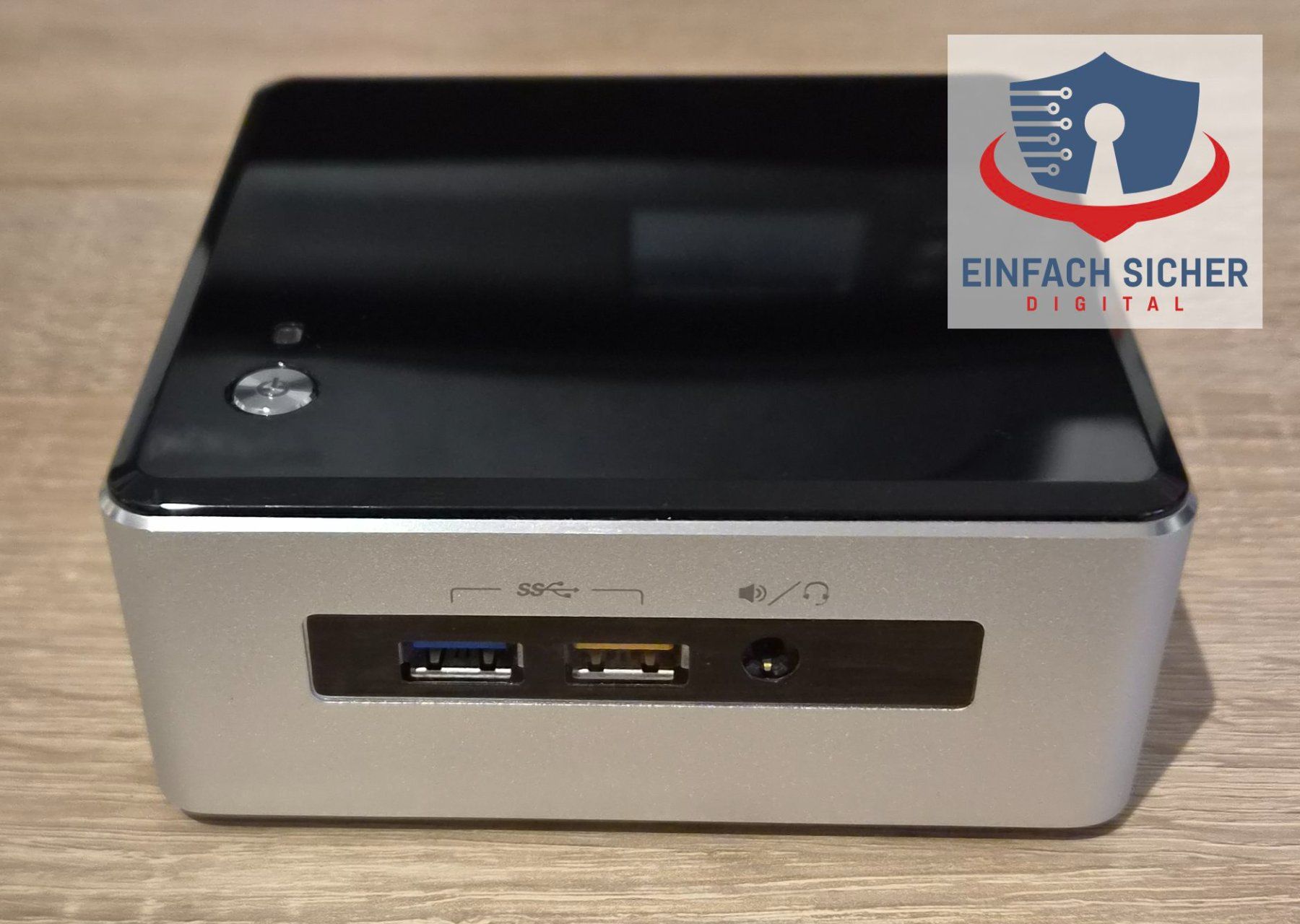 Intel PCs: Intel NUC Mini PC NUC5i5RYH – Gebraucht aus Rothenthurm von EinfachSicherDigital