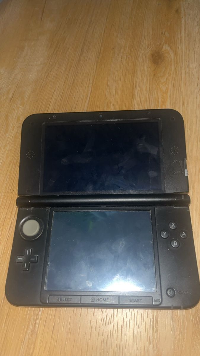 Nintendo Console: Nintendo 3ds xl mit custom Firmware – Usato da Buchs AG venduto da dim_6c9l