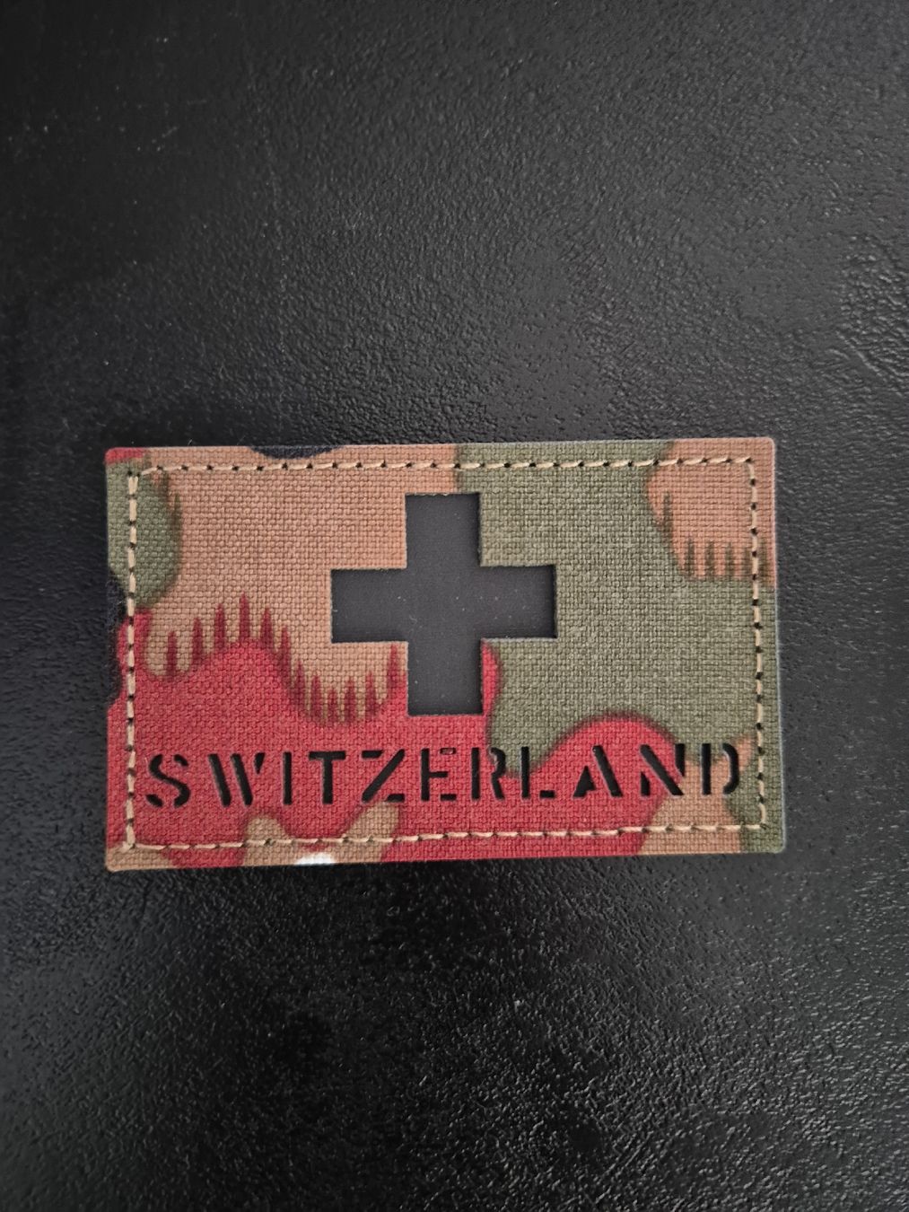 Armée suisse Plaquettes & Badges: TAZ83 / Alpentarn Patch Switzerland – Neuf avec emballage d'origine à Dottikon par Blexxo_44