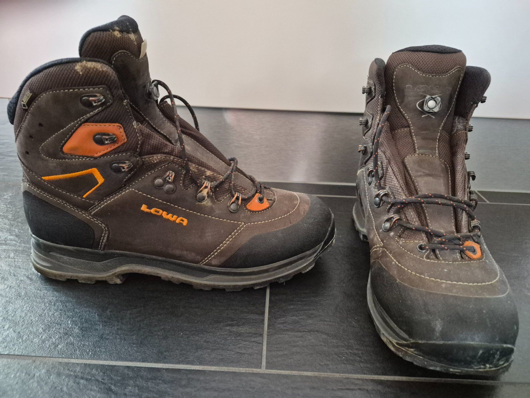 Lowa Scarpe da uomo: Wanderschuh Lowa – Usato da Schüpfen venduto da vivera72 1