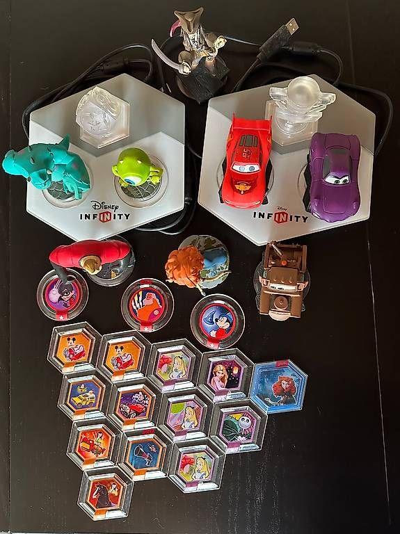Disney Jeux: Lot Disney Infinity Xbox 360 – D'occasion à Vallorbe par texsane 1