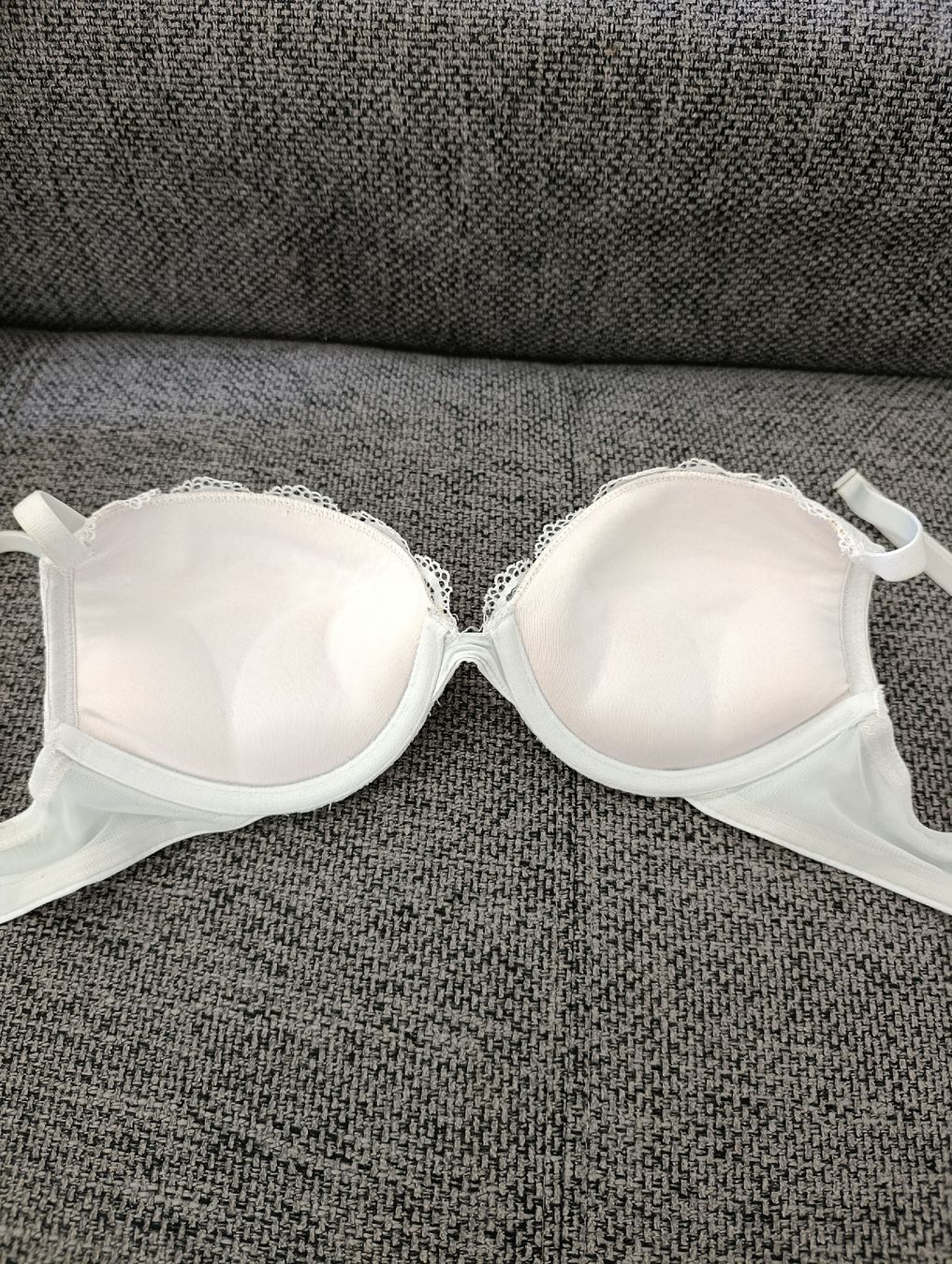 Primark Altra biancheria intima: SOUTIEN GORGE PRIMARK PUSH-UP 75A BLANC – Usato da Sierre venduto da shirley04 1