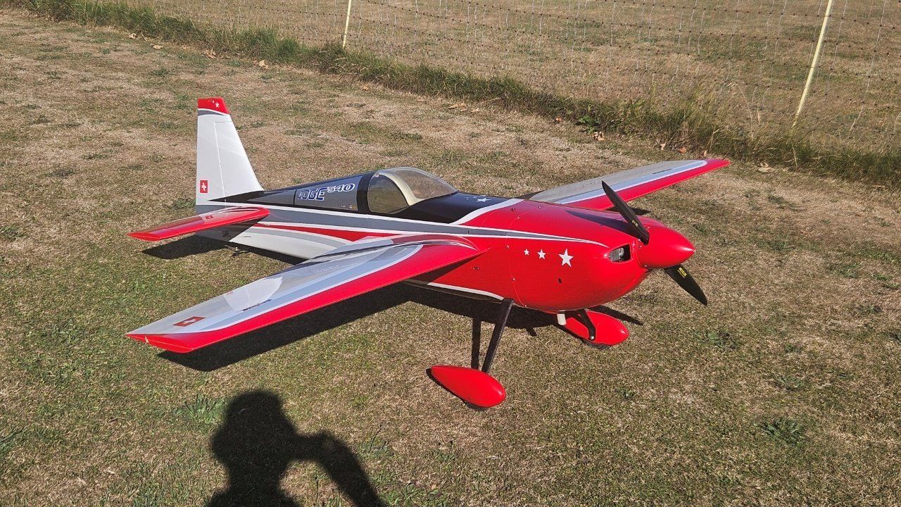 Modellismo RC: CARF Edge540 2.3m, voll-GFK DLE60 Boxermotor, ready to fly – Usato da Bäriswil BE venduto da feg_t9x2