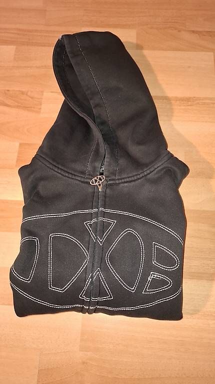 Pulls & Sweat-shirts: Sweat zippé noir à capuche – D'occasion à Fleurier par die_gg95