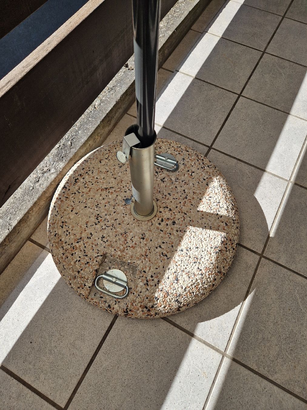Sonstiges: Sonnenschirmsockel – Neu (gemäss Beschreibung) aus Ipsach von Sabinet