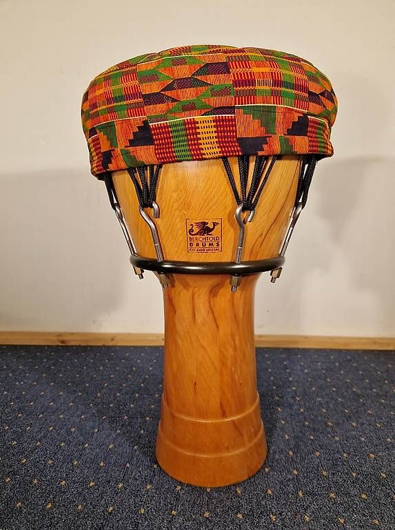 Strumenti musicali: Djembe Berchtold – Usato da Luzern venduto da ricola50 1