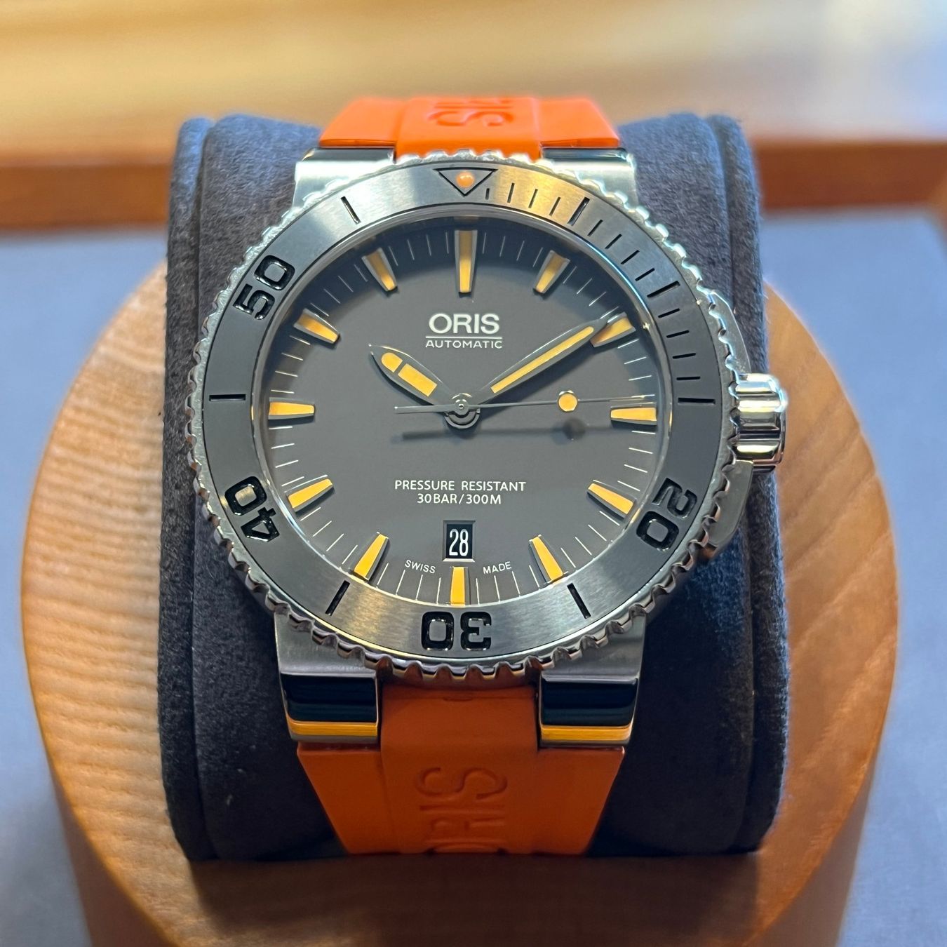 Oris Uhren: Oris Aquis Date Automatic Full Set 01 733 7653 4158 – Gebraucht aus Carouge GE von Watchaser