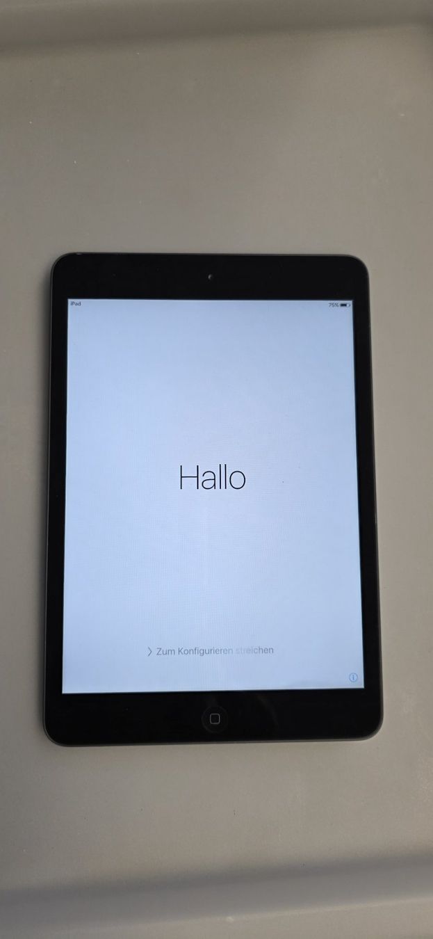 Apple Tablet PC: Zum Verkauf steht ein Apple iPad Bundle mit 3 funktionierend – Gebraucht aus Ebikon von Fredieluz 1