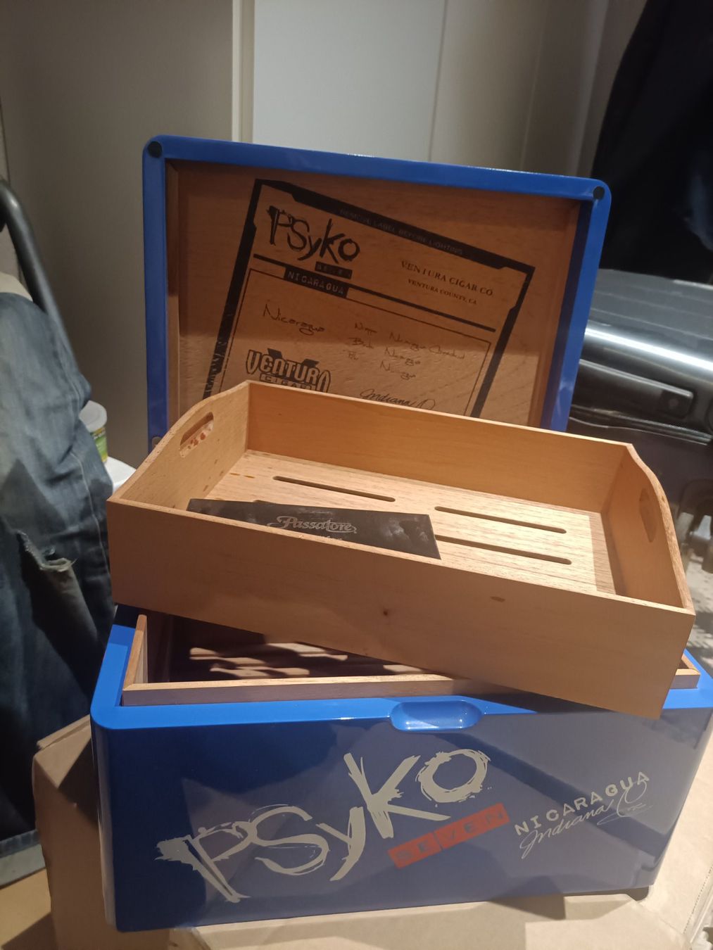 Humidificateurs: Humidor Psycho – D'occasion à Boppelsen par Kilroy