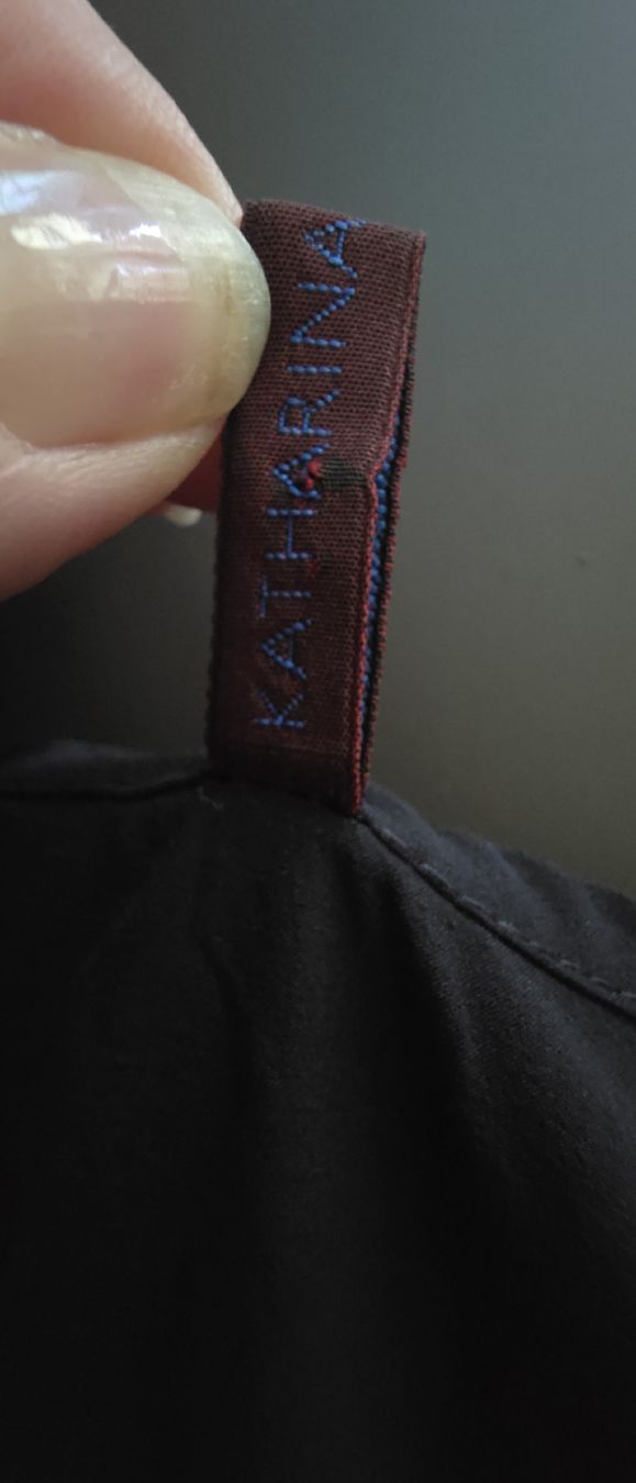 Katharina Hovman Vestiti: katharina hovman kleid – Nuovo (secondo la descrizione) da Riedikon venduto da Winter21. 5