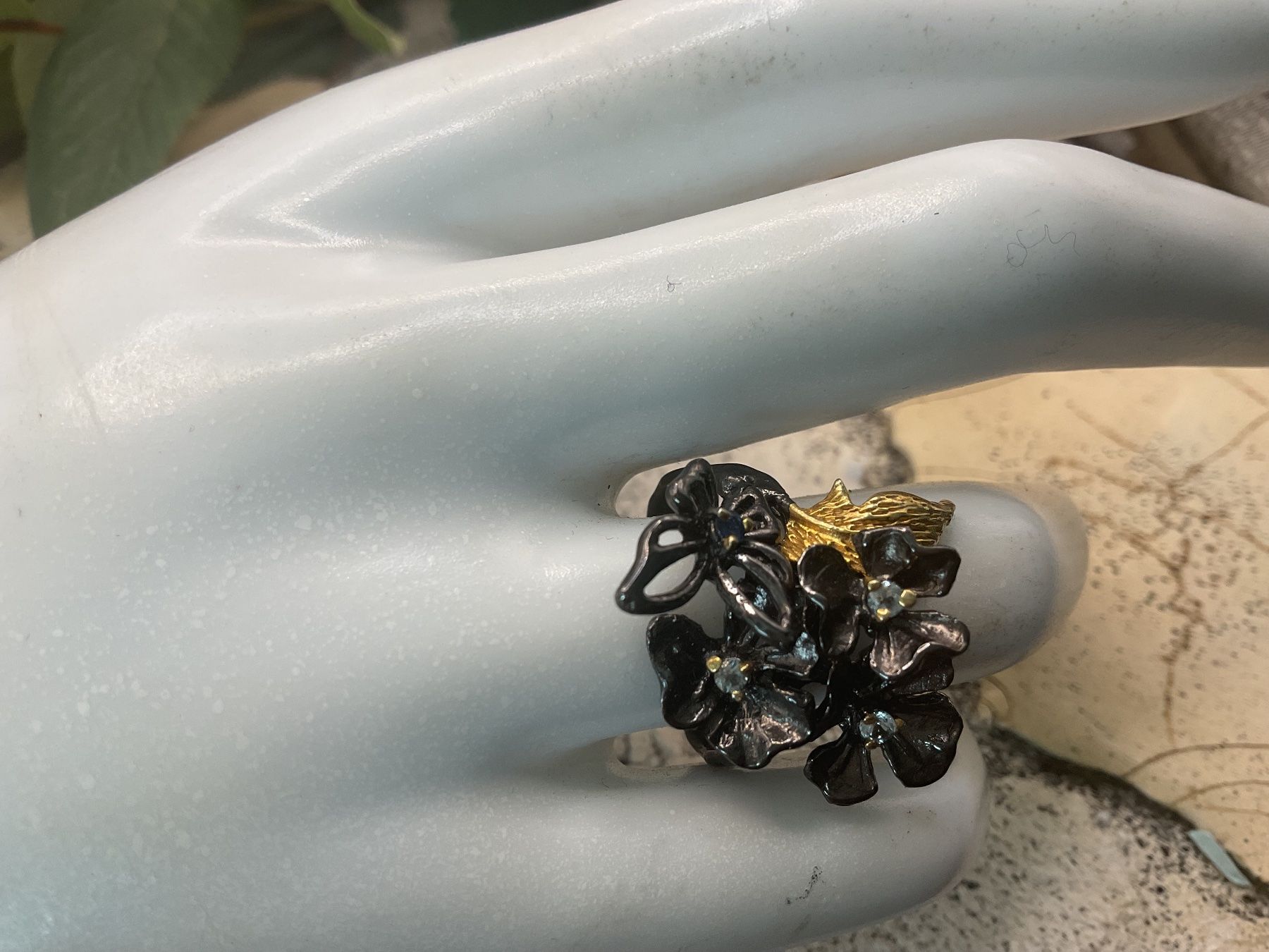 Ringe: Silberring geschwärzt mit kleinen Zirkonias, Gr.55 oder 7 – Gebraucht aus luzern von Alpendorf1 3