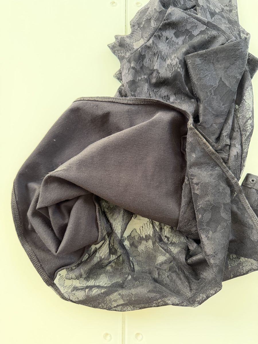Tops: Body langarm Spitze schwarz Grösse M – Gebraucht aus Bannwil von Anoia 1