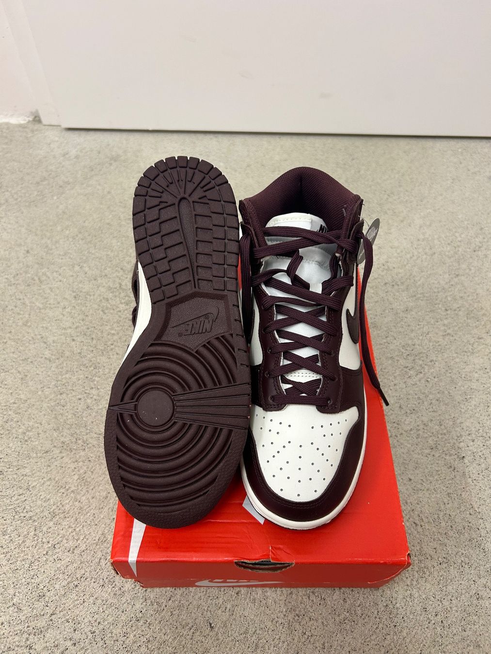 Nike Scarpe da uomo: Nike Dunk High Burgundy Crush – Nuovo e nell'imballaggio originale da St.Gallen venduto da y.vrn1 4